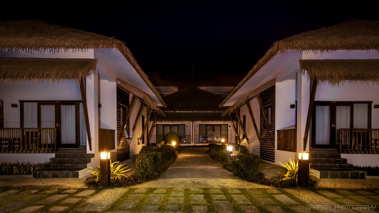 Eskala Hotels And Resorts Нгве-Саунг Экстерьер фото